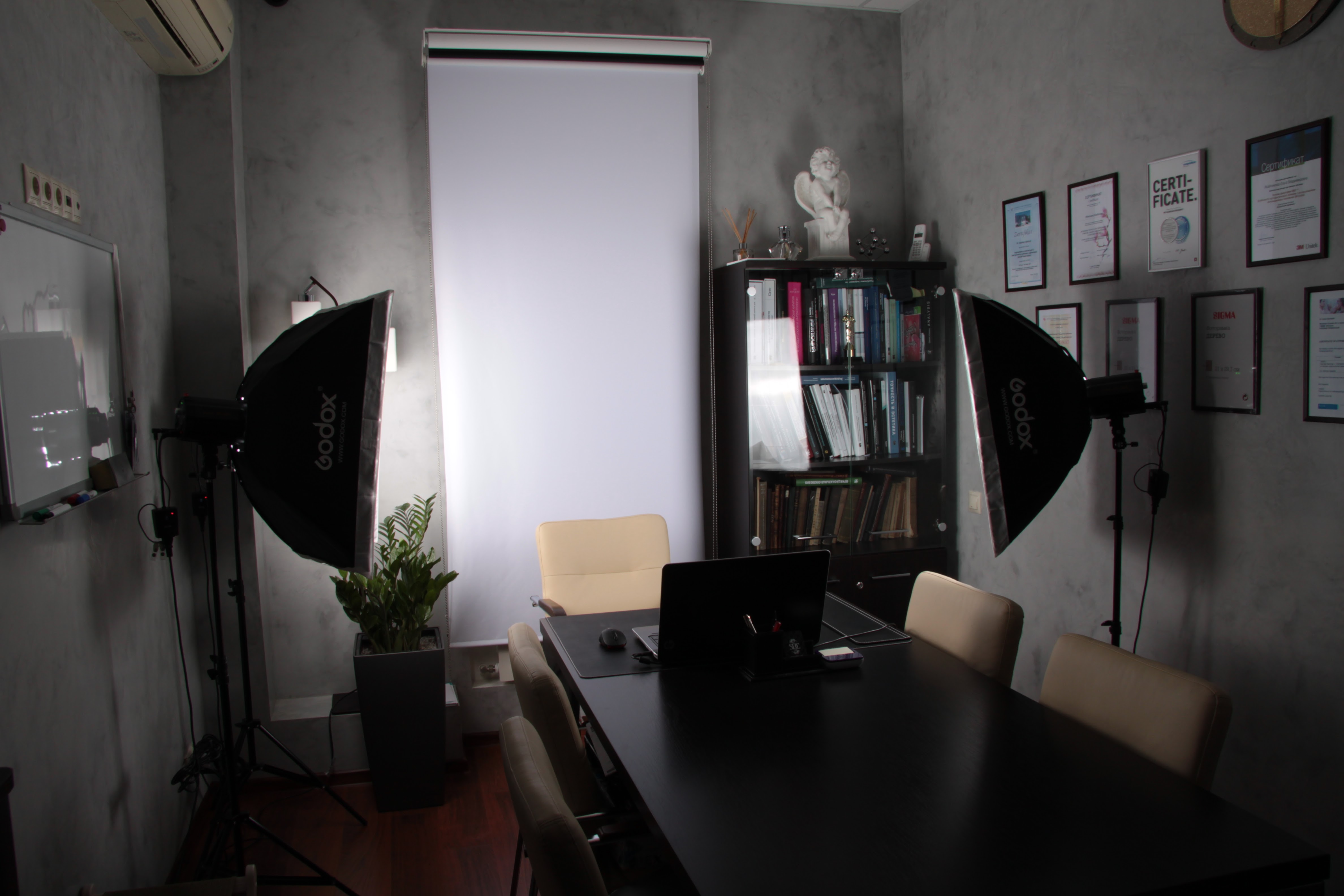 Переговорная Клиники. Фотостудия.